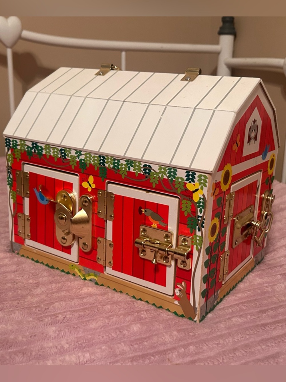 Melissa & Doug Red and White Lock Box Barn Toy
